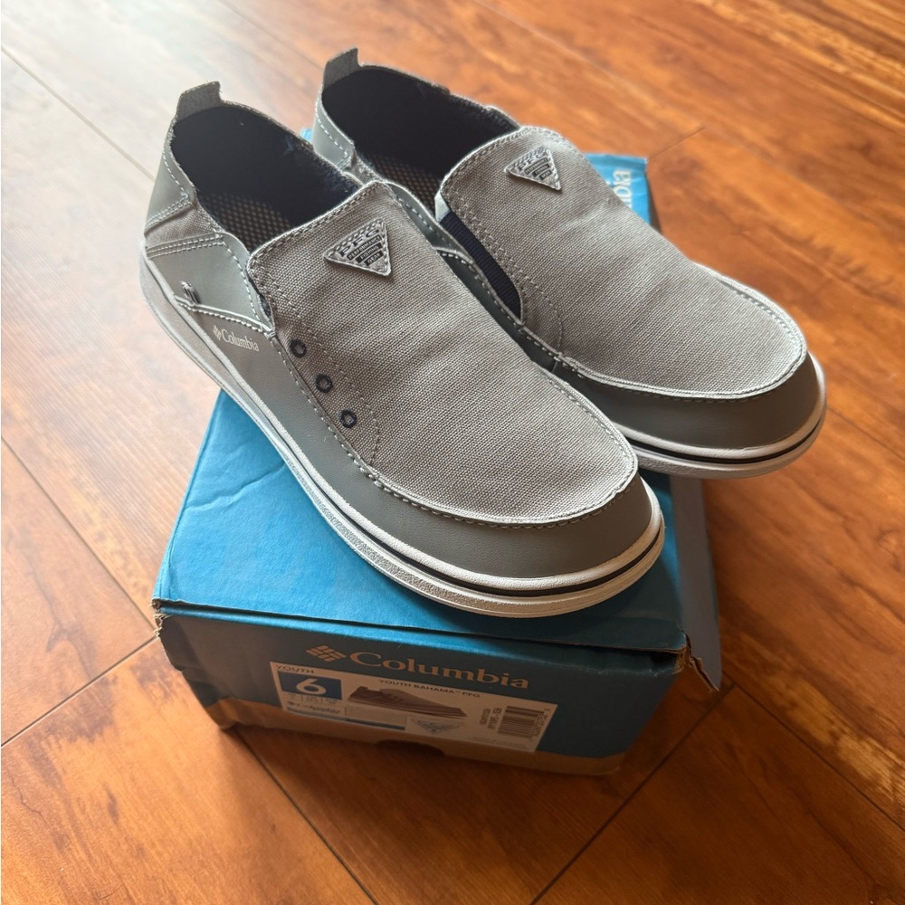 Columbia Kids Slip-On Bahama PFG Canvas Shoes in Gray, size 6 youth